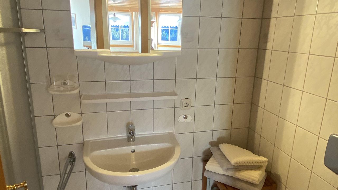 Zweiraumwohnung 8 Bad Zweiraumwohnung 8 Bad